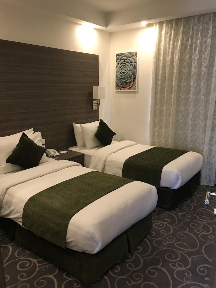 עמאן Almond Hotel Apartments מראה חיצוני תמונה